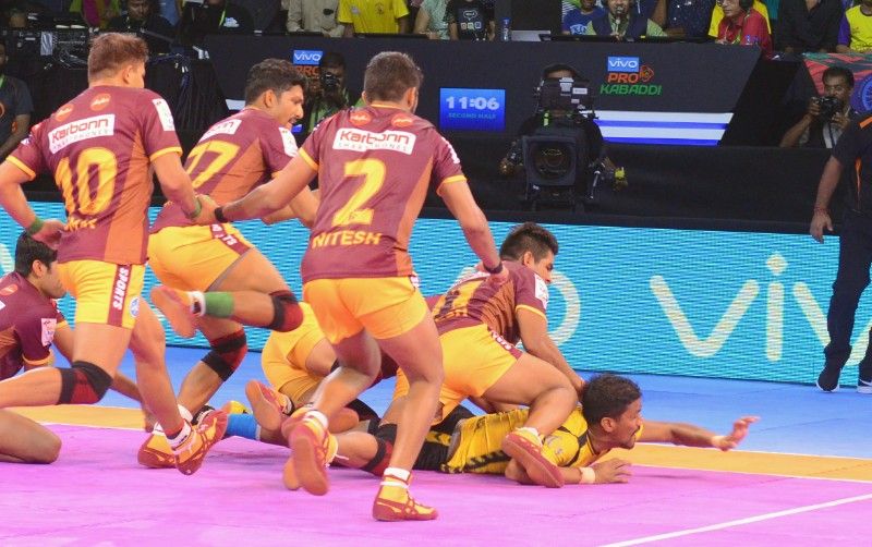தெலுங்கு டைட்டன்ஸ் ஹாட்ரிக் தோல்வி, ராகுல் சவுதரிக்கு லைக்ஸ் அள்ளியது, 'பாயின்ட் வரட்டும்' என காத்திருந்து டெல்லி தோற்றது..! #ProKabaddi தெலுங்கு டைட்டன்ஸ் ஹாட்ரிக் தோல்வி, ராகுல் சவுதரிக்கு லைக்ஸ் அள்ளியது, 'பாயின்ட் வரட்டும்' என காத்திருந்து டெல்லி தோற்றது..! #ProKabaddi