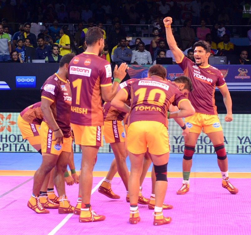தெலுங்கு டைட்டன்ஸ் ஹாட்ரிக் தோல்வி, ராகுல் சவுதரிக்கு லைக்ஸ் அள்ளியது, 'பாயின்ட் வரட்டும்' என காத்திருந்து டெல்லி தோற்றது..! #ProKabaddi தெலுங்கு டைட்டன்ஸ் ஹாட்ரிக் தோல்வி, ராகுல் சவுதரிக்கு லைக்ஸ் அள்ளியது, 'பாயின்ட் வரட்டும்' என காத்திருந்து டெல்லி தோற்றது..! #ProKabaddi