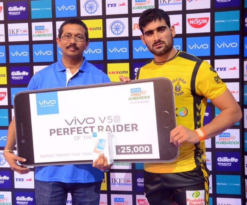 தெலுங்கு டைட்டன்ஸ் ஹாட்ரிக் தோல்வி, ராகுல் சவுதரிக்கு லைக்ஸ் அள்ளியது, 'பாயின்ட் வரட்டும்' என காத்திருந்து டெல்லி தோற்றது..! #ProKabaddi தெலுங்கு டைட்டன்ஸ் ஹாட்ரிக் தோல்வி, ராகுல் சவுதரிக்கு லைக்ஸ் அள்ளியது, 'பாயின்ட் வரட்டும்' என காத்திருந்து டெல்லி தோற்றது..! #ProKabaddi