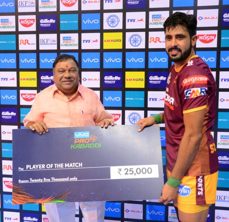 தெலுங்கு டைட்டன்ஸ் ஹாட்ரிக் தோல்வி, ராகுல் சவுதரிக்கு லைக்ஸ் அள்ளியது, 'பாயின்ட் வரட்டும்' என காத்திருந்து டெல்லி தோற்றது..! #ProKabaddi தெலுங்கு டைட்டன்ஸ் ஹாட்ரிக் தோல்வி, ராகுல் சவுதரிக்கு லைக்ஸ் அள்ளியது, 'பாயின்ட் வரட்டும்' என காத்திருந்து டெல்லி தோற்றது..! #ProKabaddi