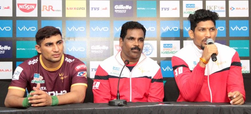 தெலுங்கு டைட்டன்ஸ் ஹாட்ரிக் தோல்வி, ராகுல் சவுதரிக்கு லைக்ஸ் அள்ளியது, 'பாயின்ட் வரட்டும்' என காத்திருந்து டெல்லி தோற்றது..! #ProKabaddi தெலுங்கு டைட்டன்ஸ் ஹாட்ரிக் தோல்வி, ராகுல் சவுதரிக்கு லைக்ஸ் அள்ளியது, 'பாயின்ட் வரட்டும்' என காத்திருந்து டெல்லி தோற்றது..! #ProKabaddi