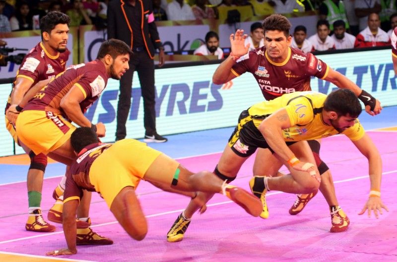 தெலுங்கு டைட்டன்ஸ் ஹாட்ரிக் தோல்வி, ராகுல் சவுதரிக்கு லைக்ஸ் அள்ளியது, 'பாயின்ட் வரட்டும்' என காத்திருந்து டெல்லி தோற்றது..! #ProKabaddi தெலுங்கு டைட்டன்ஸ் ஹாட்ரிக் தோல்வி, ராகுல் சவுதரிக்கு லைக்ஸ் அள்ளியது, 'பாயின்ட் வரட்டும்' என காத்திருந்து டெல்லி தோற்றது..! #ProKabaddi