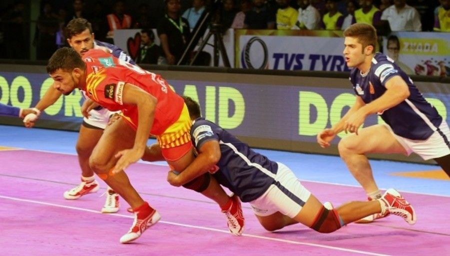 தெலுங்கு டைட்டன்ஸ் ஹாட்ரிக் தோல்வி, ராகுல் சவுதரிக்கு லைக்ஸ் அள்ளியது, 'பாயின்ட் வரட்டும்' என காத்திருந்து டெல்லி தோற்றது..! #ProKabaddi தெலுங்கு டைட்டன்ஸ் ஹாட்ரிக் தோல்வி, ராகுல் சவுதரிக்கு லைக்ஸ் அள்ளியது, 'பாயின்ட் வரட்டும்' என காத்திருந்து டெல்லி தோற்றது..! #ProKabaddi