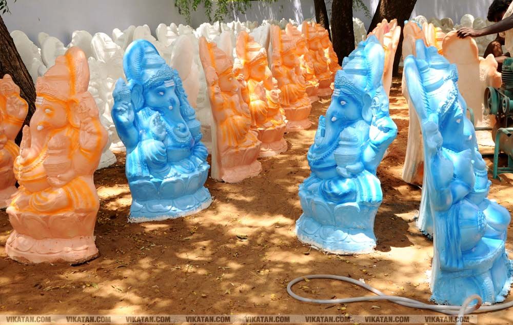 தூத்துக்குடி மாவட்டம் கொம்மடிக்கோட்டை பகுதியில் தயாராகும் விநாயகர் சிலைகள்... படங்கள் - ஏ.சிதம்பரம் தூத்துக்குடி மாவட்டம் கொம்மடிக்கோட்டை பகுதியில் தயாராகும் விநாயகர் சிலைகள்... படங்கள் - ஏ.சிதம்பரம்