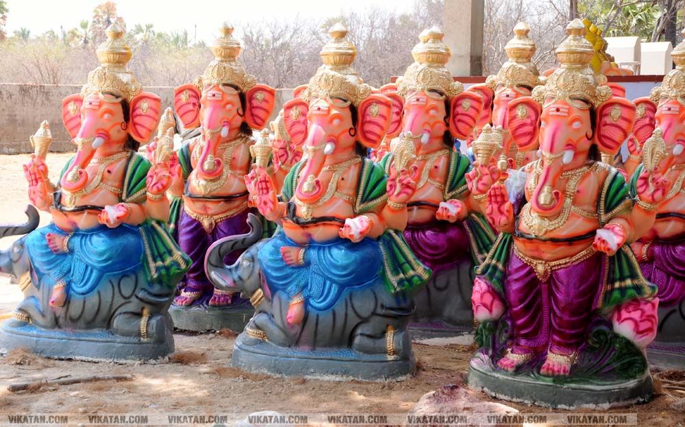 தூத்துக்குடி மாவட்டம் கொம்மடிக்கோட்டை பகுதியில் தயாராகும் விநாயகர் சிலைகள்... படங்கள் - ஏ.சிதம்பரம் தூத்துக்குடி மாவட்டம் கொம்மடிக்கோட்டை பகுதியில் தயாராகும் விநாயகர் சிலைகள்... படங்கள் - ஏ.சிதம்பரம்