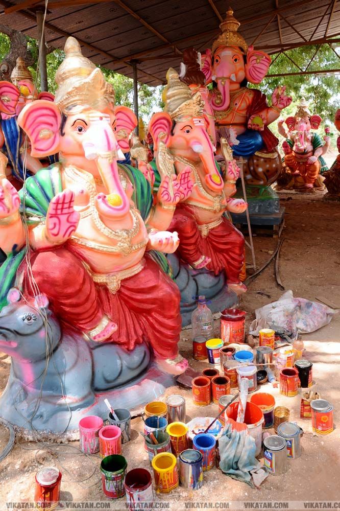 தூத்துக்குடி மாவட்டம் கொம்மடிக்கோட்டை பகுதியில் தயாராகும் விநாயகர் சிலைகள்... படங்கள் - ஏ.சிதம்பரம் தூத்துக்குடி மாவட்டம் கொம்மடிக்கோட்டை பகுதியில் தயாராகும் விநாயகர் சிலைகள்... படங்கள் - ஏ.சிதம்பரம்