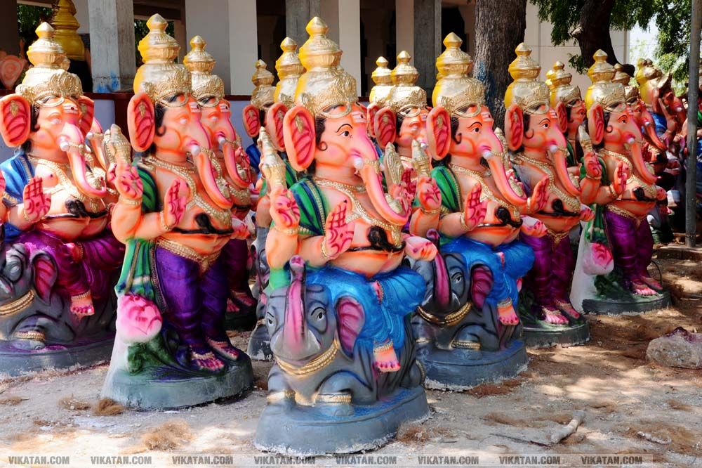 தூத்துக்குடி மாவட்டம் கொம்மடிக்கோட்டை பகுதியில் தயாராகும் விநாயகர் சிலைகள்... படங்கள் - ஏ.சிதம்பரம் தூத்துக்குடி மாவட்டம் கொம்மடிக்கோட்டை பகுதியில் தயாராகும் விநாயகர் சிலைகள்... படங்கள் - ஏ.சிதம்பரம்