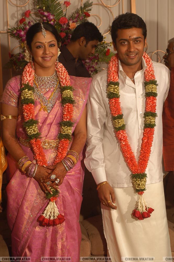 சூர்யா - ஜோதிகாவின் எவர்க்ரீன் காதல் புகைப்படங்கள்..! #HappyWeddingAnniversarySuriyaJo சூர்யா - ஜோதிகாவின் எவர்க்ரீன் காதல் புகைப்படங்கள்..! #HappyWeddingAnniversarySuriyaJo