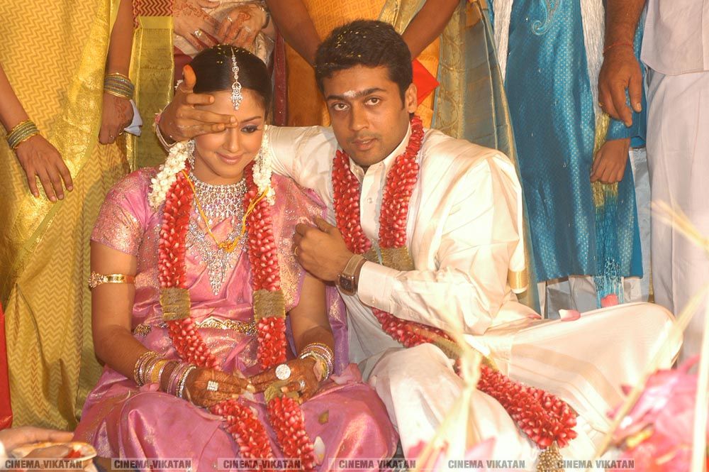 சூர்யா - ஜோதிகாவின் எவர்க்ரீன் காதல் புகைப்படங்கள்..! #HappyWeddingAnniversarySuriyaJo சூர்யா - ஜோதிகாவின் எவர்க்ரீன் காதல் புகைப்படங்கள்..! #HappyWeddingAnniversarySuriyaJo