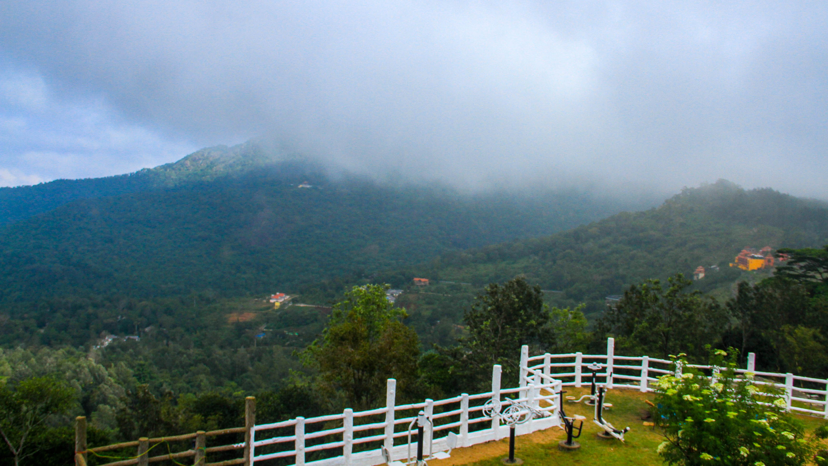 காடுகள் மலைகள் தேவன் கலைகள்... ஏழைகளின் ஊட்டி ஏற்காடு! #PhotoAlbum - படங்கள்: இ.ராஜ விபீஷிகா காடுகள் மலைகள் தேவன் கலைகள்... ஏழைகளின் ஊட்டி ஏற்காடு! #PhotoAlbum - படங்கள்: இ.ராஜ விபீஷிகா