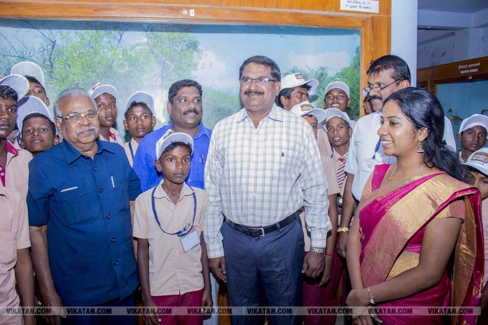 புதுக்கோட்டையில் ஏழை எளிய மாணவர்களுக்கான சுற்றுலா விழிப்புணர்வு நிகழ்வு ஒரு நாள் சுற்றுலா படங்கள் - அரவிந்த்.எம் புதுக்கோட்டையில் ஏழை எளிய மாணவர்களுக்கான சுற்றுலா விழிப்புணர்வு நிகழ்வு ஒரு நாள் சுற்றுலா படங்கள் - அரவிந்த்.எம்