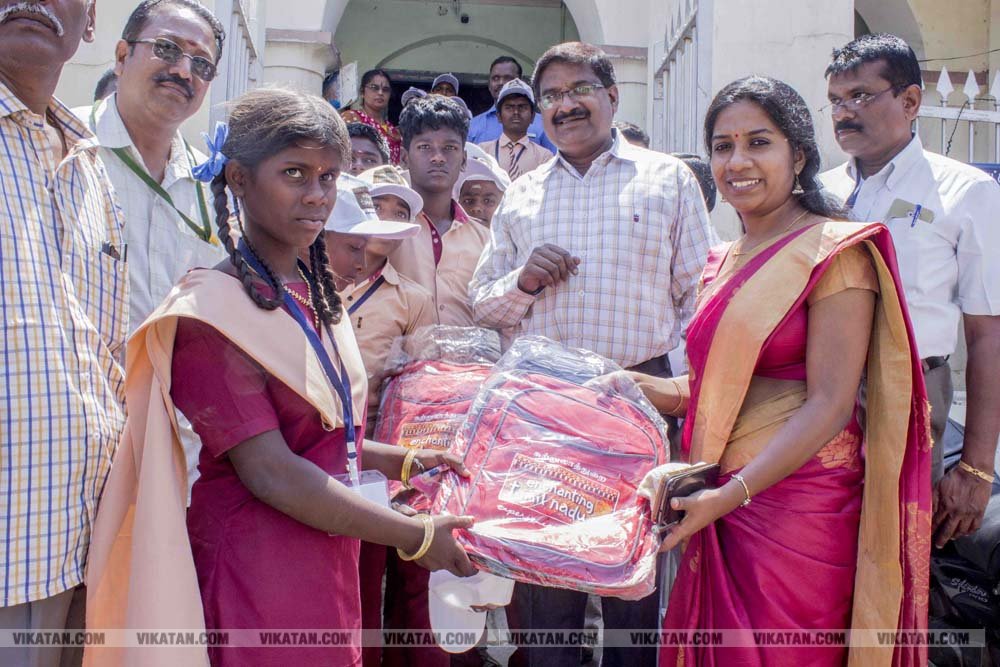 புதுக்கோட்டையில் ஏழை எளிய மாணவர்களுக்கான சுற்றுலா விழிப்புணர்வு நிகழ்வு ஒரு நாள் சுற்றுலா படங்கள் - அரவிந்த்.எம் புதுக்கோட்டையில் ஏழை எளிய மாணவர்களுக்கான சுற்றுலா விழிப்புணர்வு நிகழ்வு ஒரு நாள் சுற்றுலா படங்கள் - அரவிந்த்.எம்