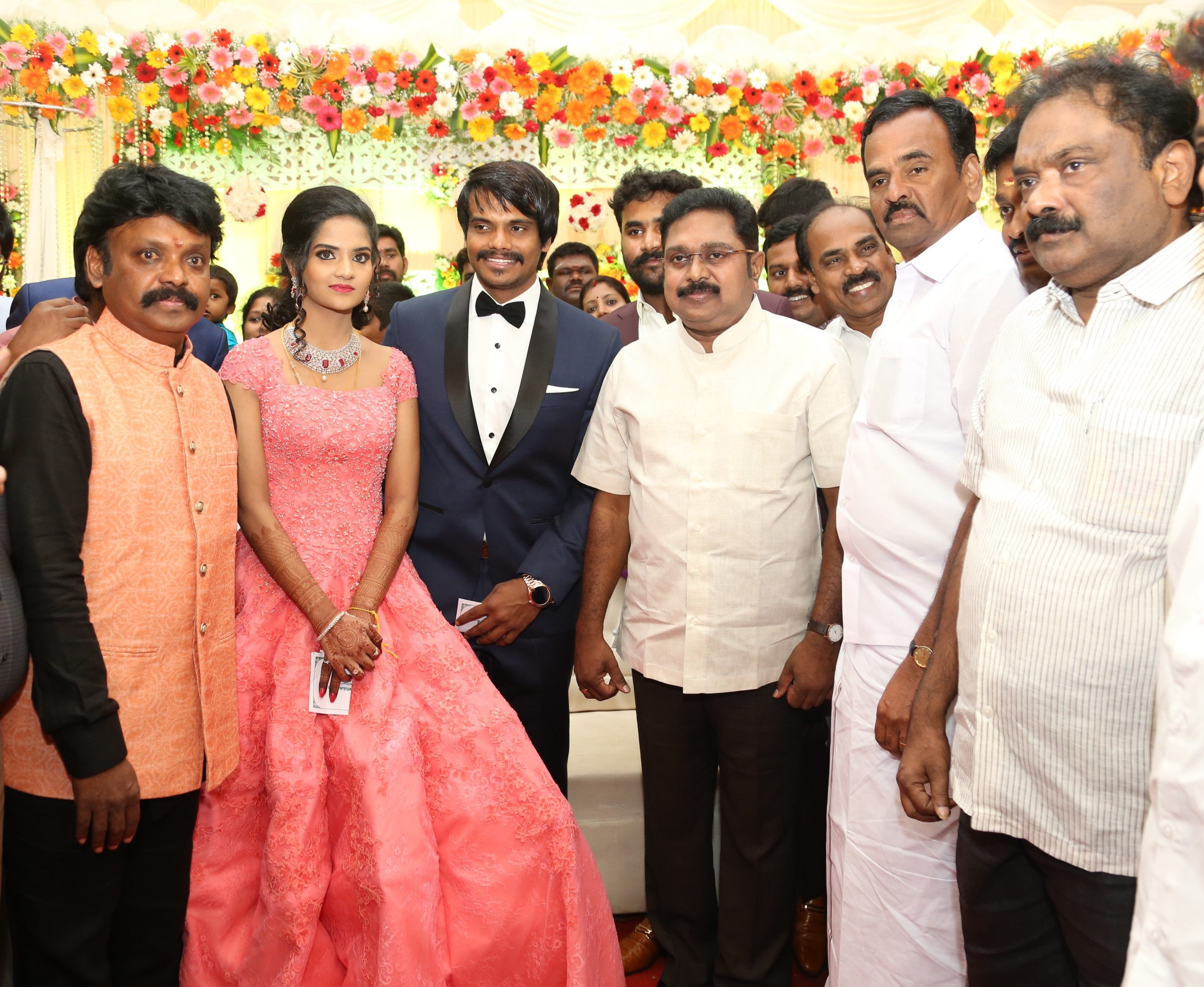 நடிகர் - தயாரிப்பாளர் இசக்கி கிஷோரின் திருமண வரவேற்பு ஆல்பம்..! நடிகர் - தயாரிப்பாளர் இசக்கி கிஷோரின் திருமண வரவேற்பு ஆல்பம்..!