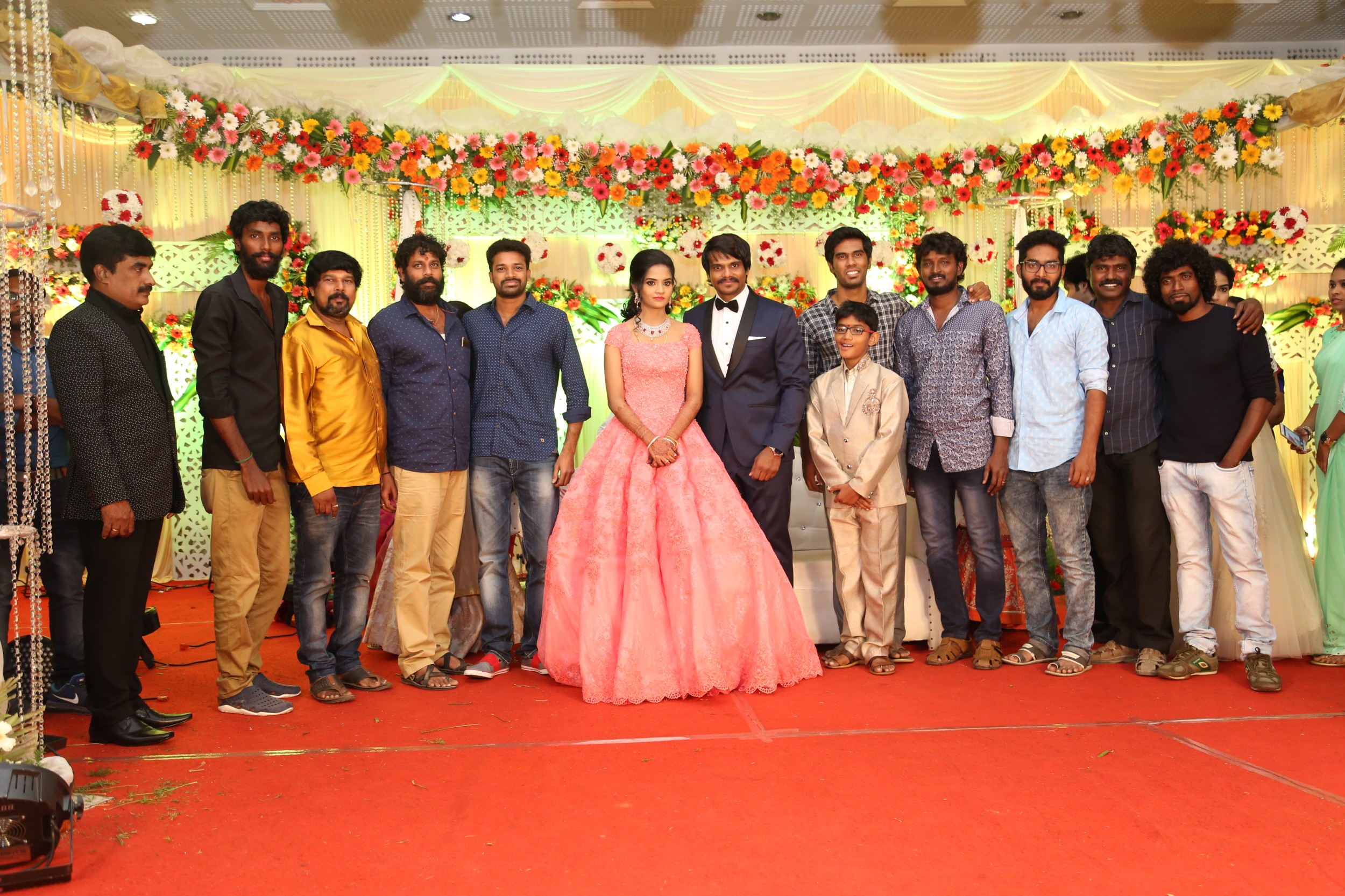 நடிகர் - தயாரிப்பாளர் இசக்கி கிஷோரின் திருமண வரவேற்பு ஆல்பம்..! நடிகர் - தயாரிப்பாளர் இசக்கி கிஷோரின் திருமண வரவேற்பு ஆல்பம்..!