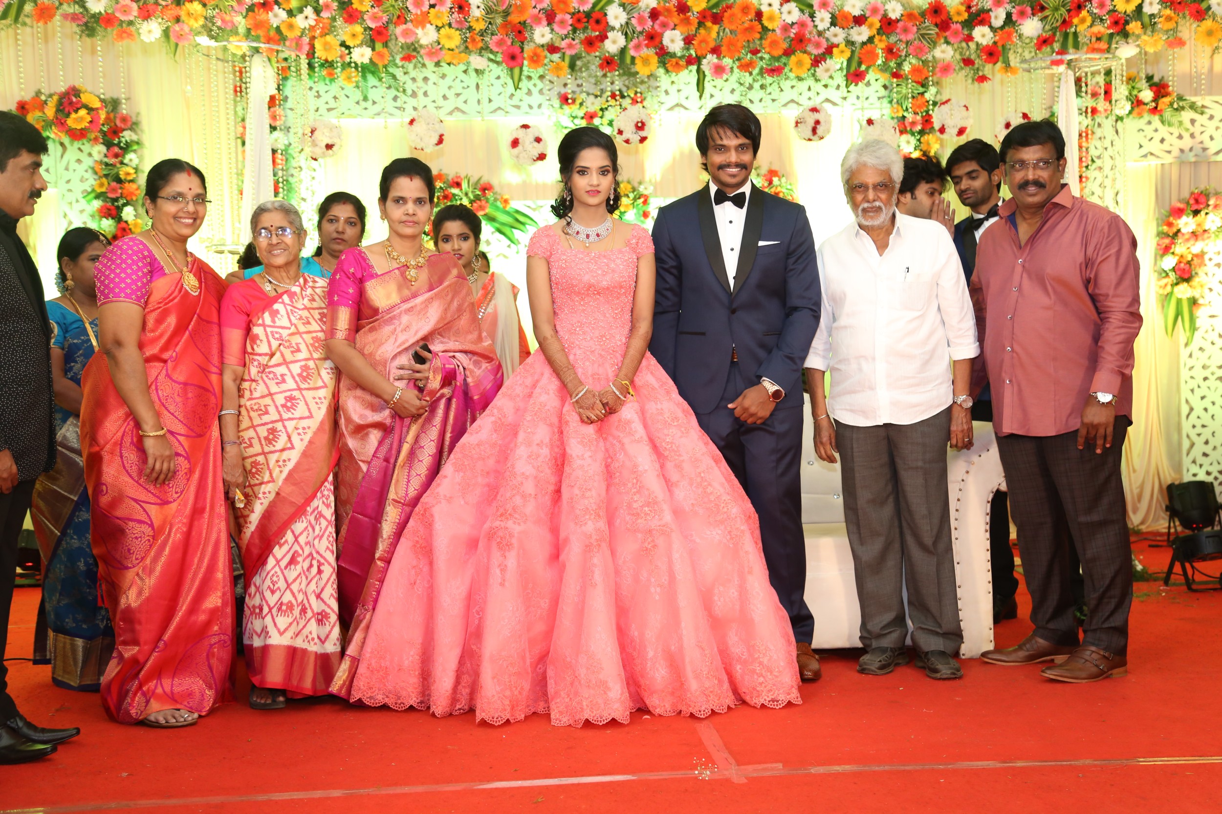 நடிகர் - தயாரிப்பாளர் இசக்கி கிஷோரின் திருமண வரவேற்பு ஆல்பம்..! நடிகர் - தயாரிப்பாளர் இசக்கி கிஷோரின் திருமண வரவேற்பு ஆல்பம்..!