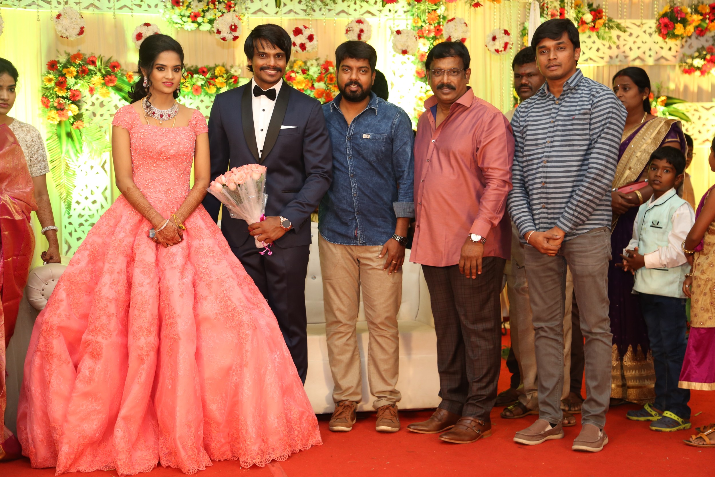 நடிகர் - தயாரிப்பாளர் இசக்கி கிஷோரின் திருமண வரவேற்பு ஆல்பம்..! நடிகர் - தயாரிப்பாளர் இசக்கி கிஷோரின் திருமண வரவேற்பு ஆல்பம்..!
