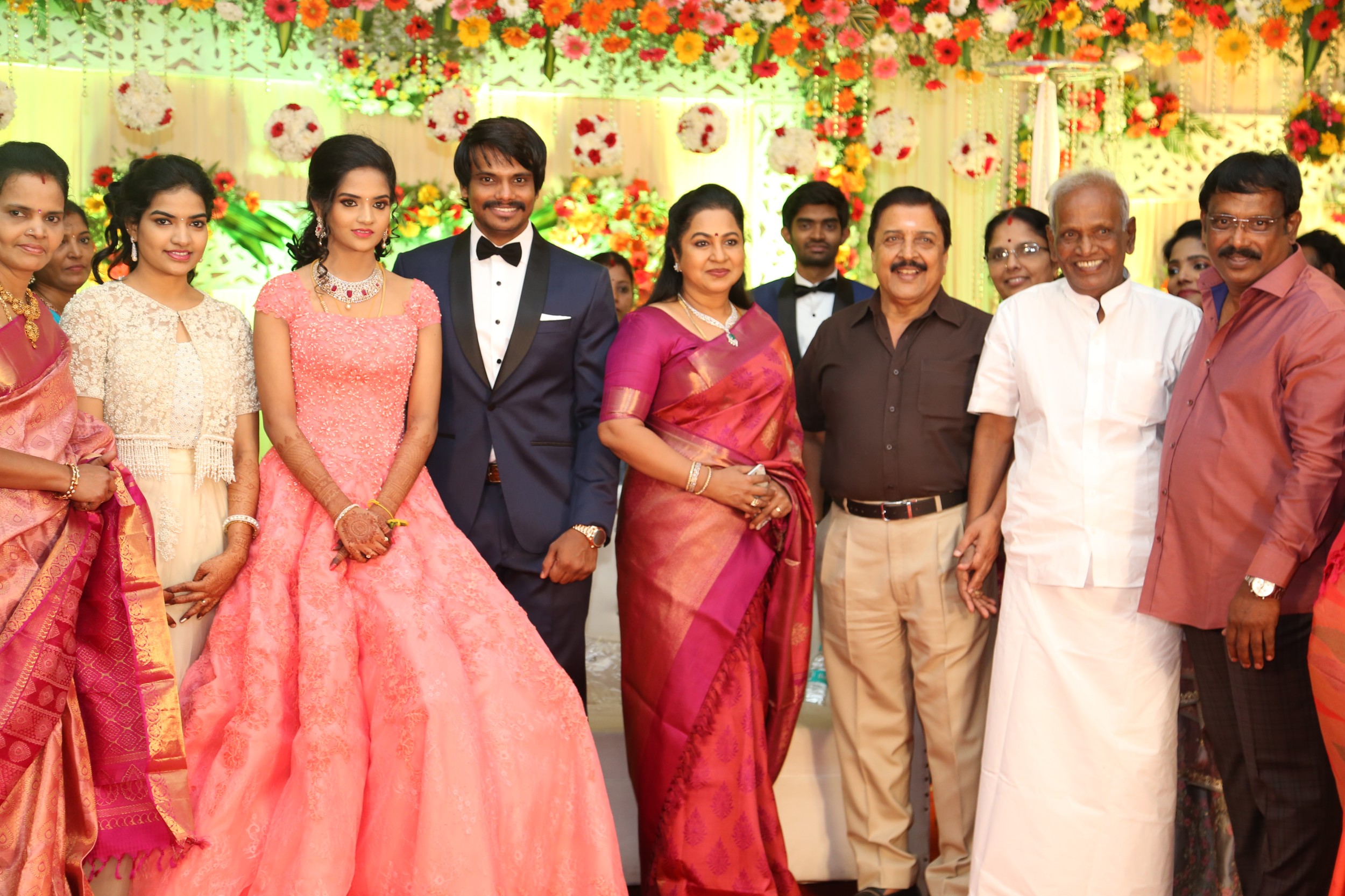 நடிகர் - தயாரிப்பாளர் இசக்கி கிஷோரின் திருமண வரவேற்பு ஆல்பம்..! நடிகர் - தயாரிப்பாளர் இசக்கி கிஷோரின் திருமண வரவேற்பு ஆல்பம்..!
