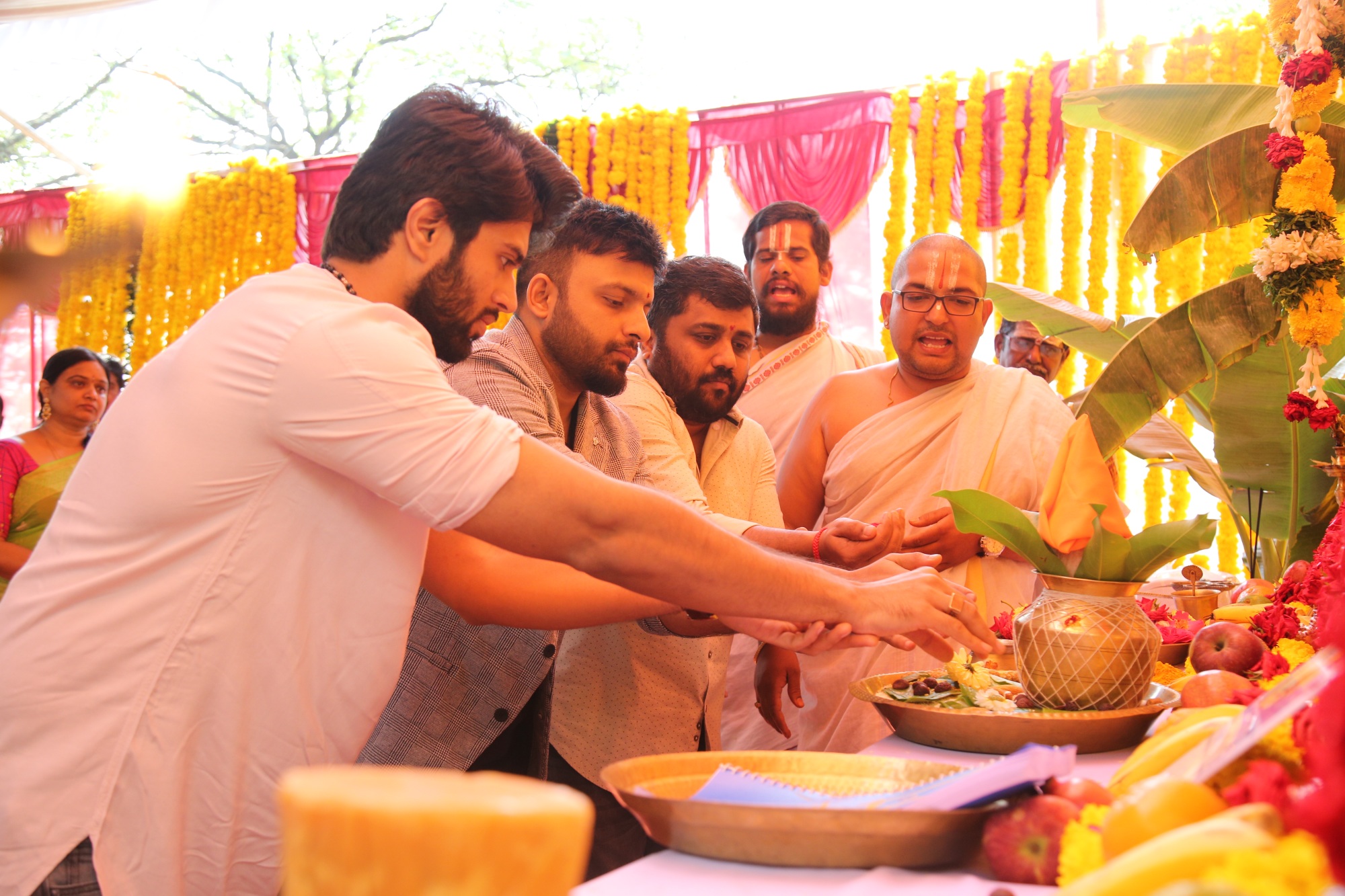 ’அர்ஜூன் ரெட்டி’ விஜய் தேவரகொண்டா நடிக்கும் புதிய தமிழ்ப்படத்தின் பூஜை..! ’அர்ஜூன் ரெட்டி’ விஜய் தேவரகொண்டா நடிக்கும் புதிய தமிழ்ப்படத்தின் பூஜை..!