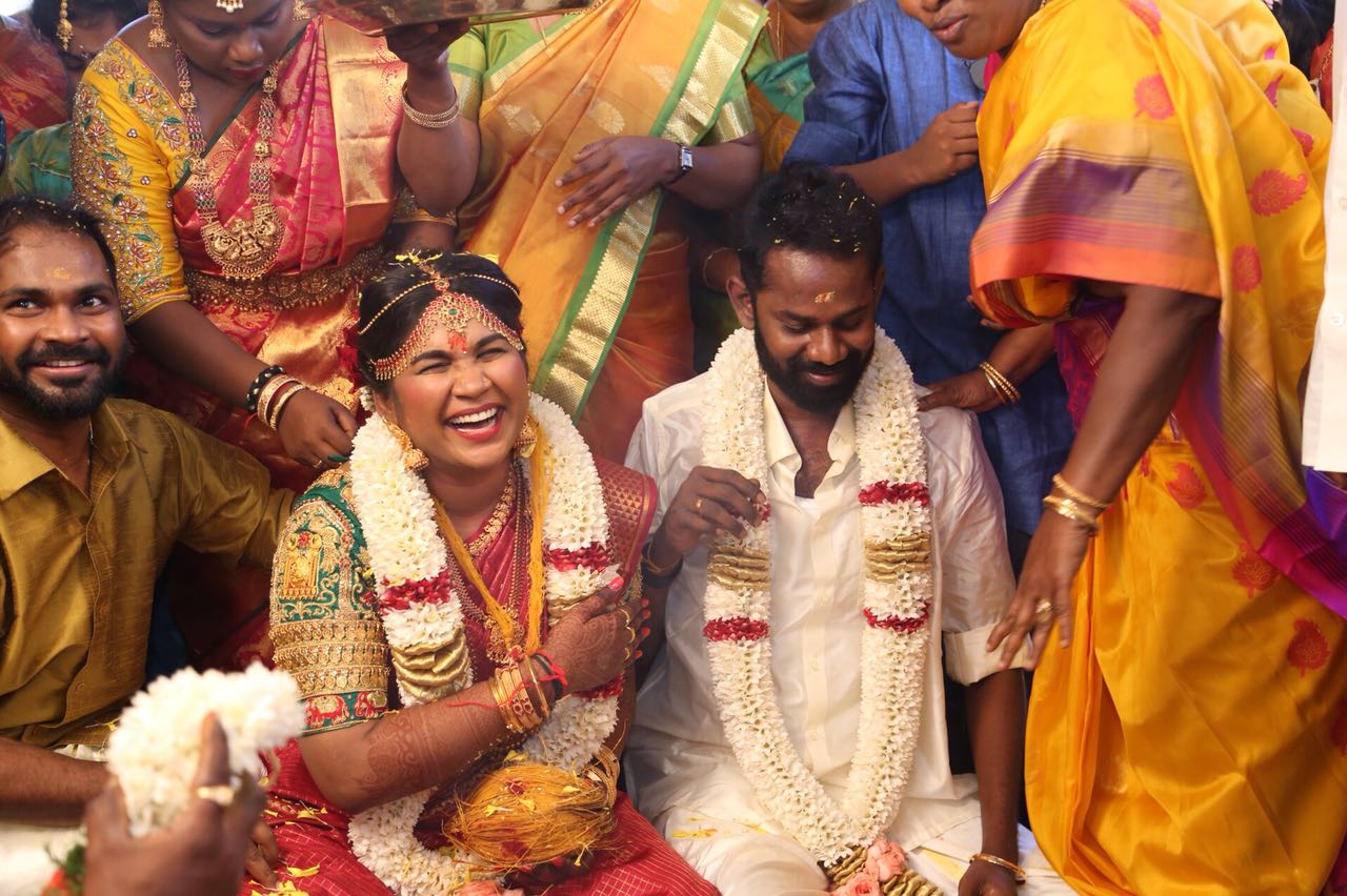 நடிகர் ரமேஷ் திலக் - ஆர்.ஜே.நவலட்சுமி திருமண ஆல்பம்..! நடிகர் ரமேஷ் திலக் - ஆர்.ஜே.நவலட்சுமி திருமண ஆல்பம்..!