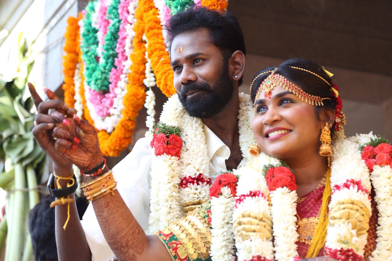 நடிகர் ரமேஷ் திலக் - ஆர்.ஜே.நவலட்சுமி திருமண ஆல்பம்..! நடிகர் ரமேஷ் திலக் - ஆர்.ஜே.நவலட்சுமி திருமண ஆல்பம்..!