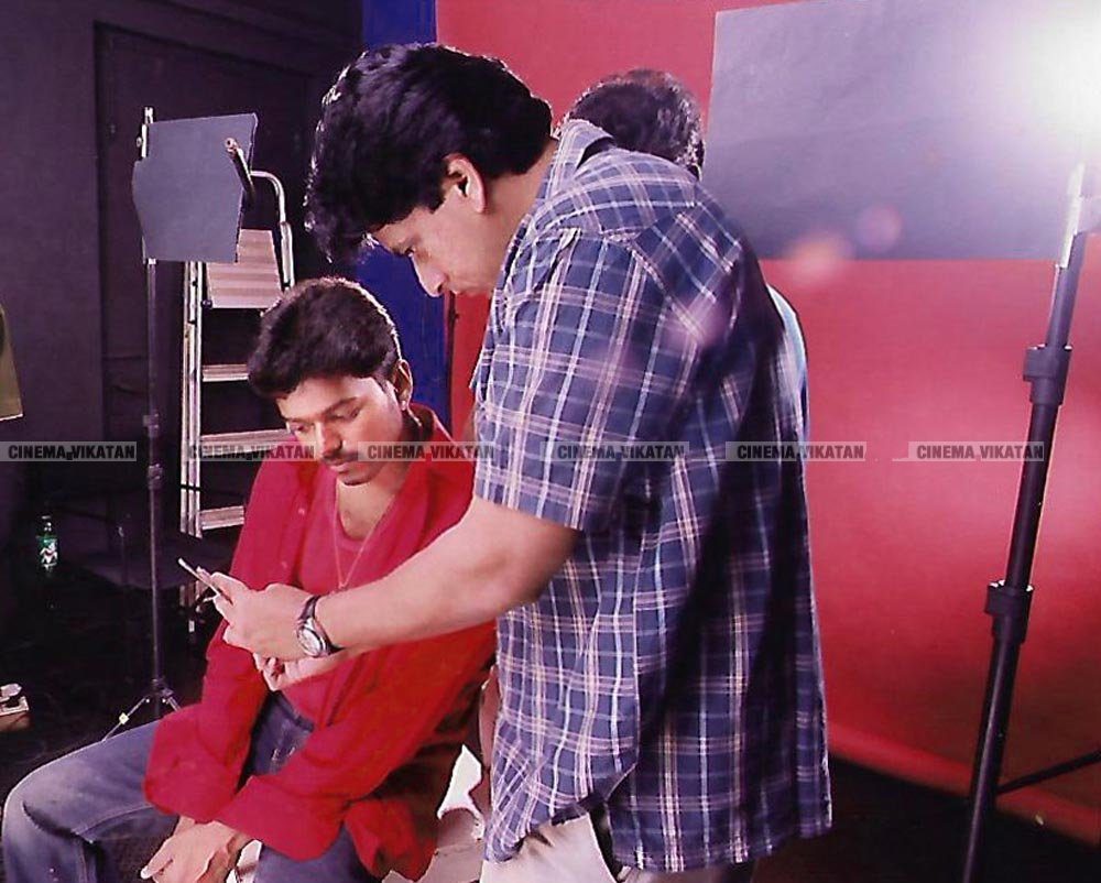 போட்டோ ஷூட் வித் விஜய் - ஜி.வெங்கட்ராமின் க்ளாசிக் க்ளிக்ஸ்..! போட்டோ ஷூட் வித் விஜய் - ஜி.வெங்கட்ராமின் க்ளாசிக் க்ளிக்ஸ்..!