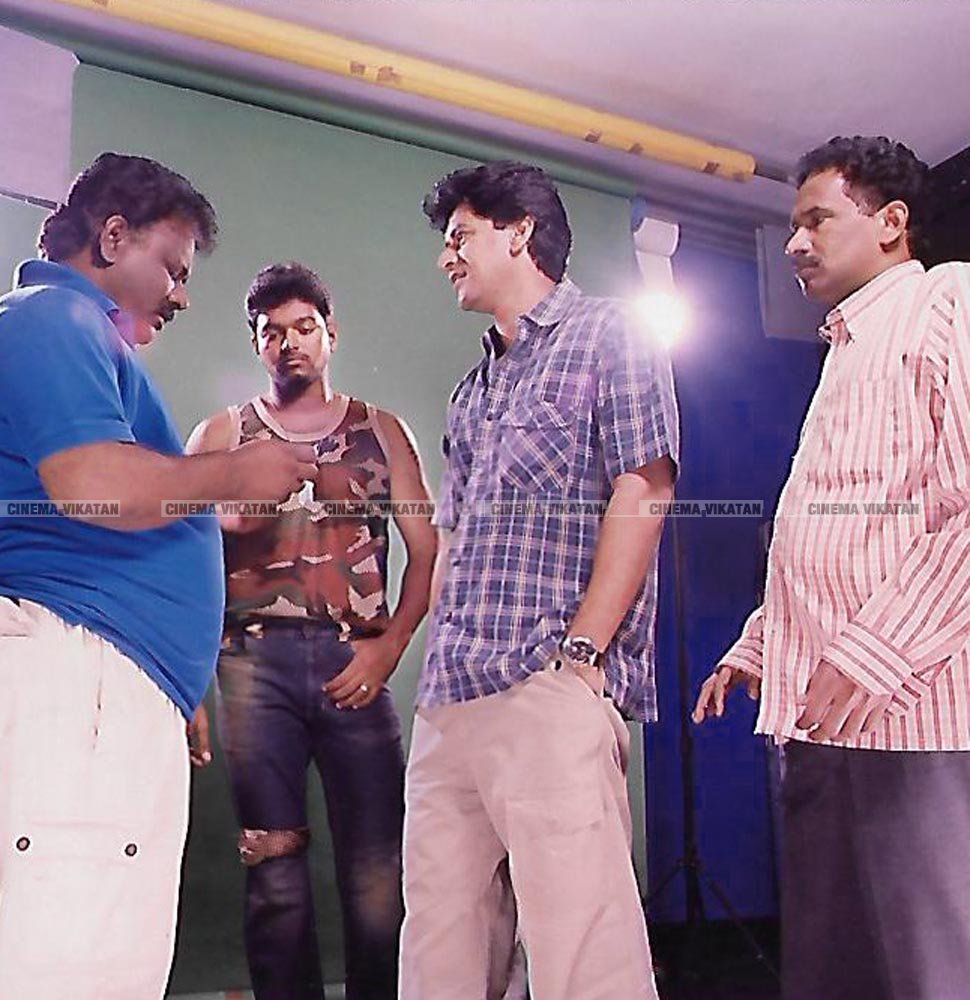 போட்டோ ஷூட் வித் விஜய் - ஜி.வெங்கட்ராமின் க்ளாசிக் க்ளிக்ஸ்..! போட்டோ ஷூட் வித் விஜய் - ஜி.வெங்கட்ராமின் க்ளாசிக் க்ளிக்ஸ்..!