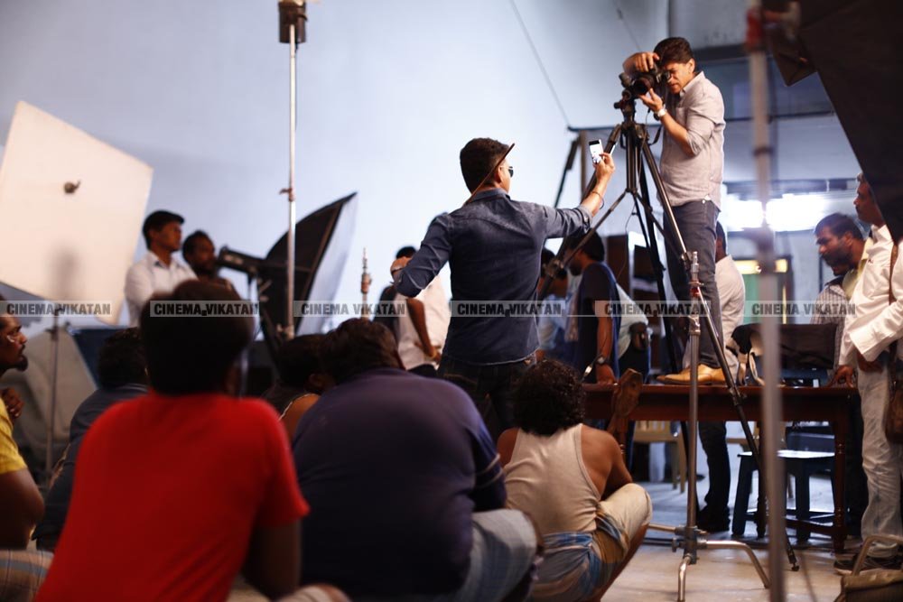 போட்டோ ஷூட் வித் விஜய் - ஜி.வெங்கட்ராமின் க்ளாசிக் க்ளிக்ஸ்..! போட்டோ ஷூட் வித் விஜய் - ஜி.வெங்கட்ராமின் க்ளாசிக் க்ளிக்ஸ்..!