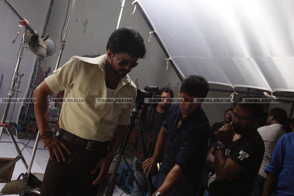 போட்டோ ஷூட் வித் விஜய் - ஜி.வெங்கட்ராமின் க்ளாசிக் க்ளிக்ஸ்..! போட்டோ ஷூட் வித் விஜய் - ஜி.வெங்கட்ராமின் க்ளாசிக் க்ளிக்ஸ்..!