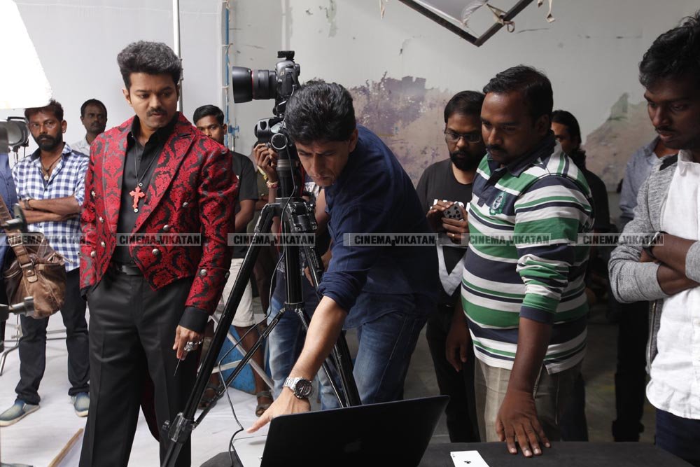 போட்டோ ஷூட் வித் விஜய் - ஜி.வெங்கட்ராமின் க்ளாசிக் க்ளிக்ஸ்..! போட்டோ ஷூட் வித் விஜய் - ஜி.வெங்கட்ராமின் க்ளாசிக் க்ளிக்ஸ்..!