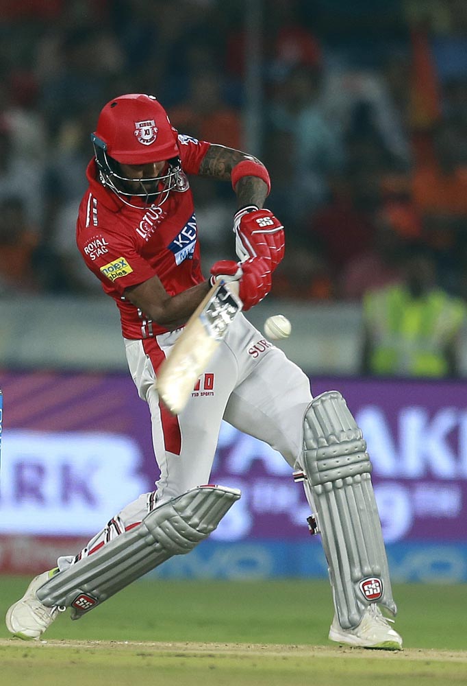 பஞ்சாப் பரிதாபங்கள்... சன்ரைசர்ஸின் வின்னிங் மொமன்ட்ஸ்! #SRHvKXIP பஞ்சாப் பரிதாபங்கள்... சன்ரைசர்ஸின் வின்னிங் மொமன்ட்ஸ்! #SRHvKXIP