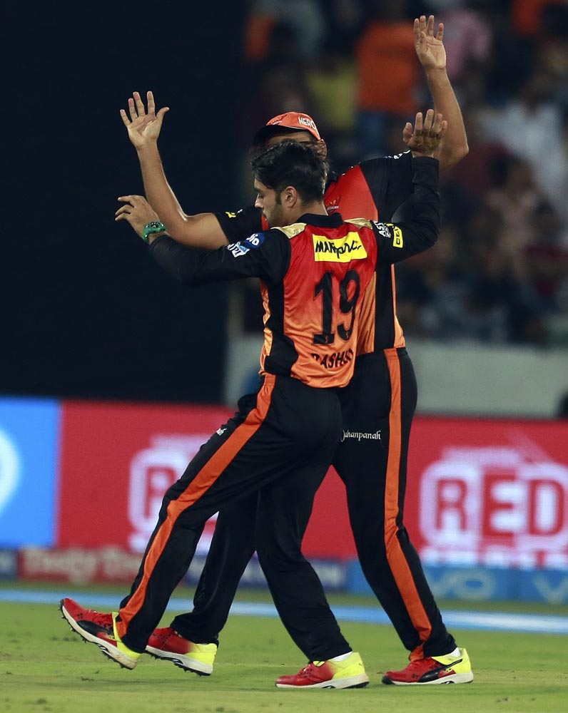 பஞ்சாப் பரிதாபங்கள்... சன்ரைசர்ஸின் வின்னிங் மொமன்ட்ஸ்! #SRHvKXIP பஞ்சாப் பரிதாபங்கள்... சன்ரைசர்ஸின் வின்னிங் மொமன்ட்ஸ்! #SRHvKXIP
