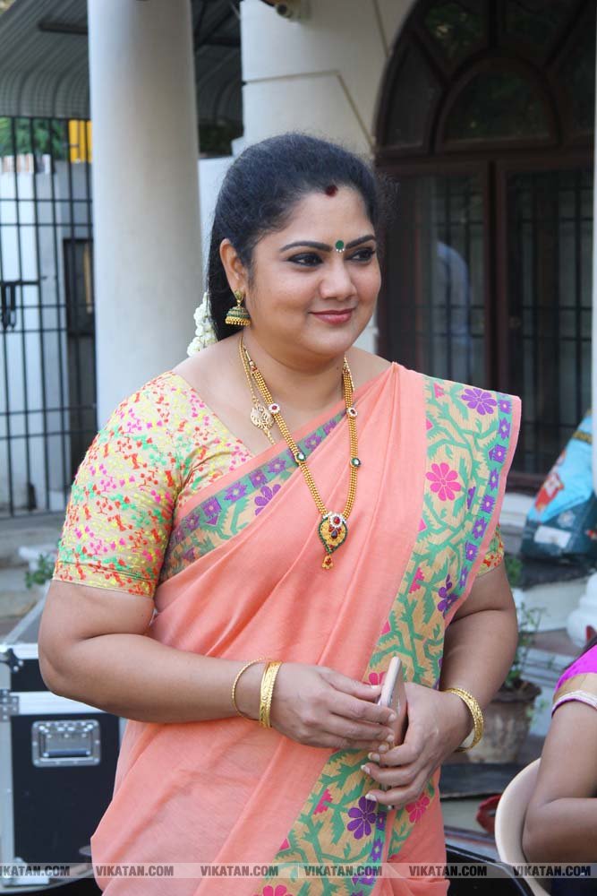 பூவே பூச்சூடவா ஷூட்டிங் ஸ்பாட் ஸ்டில்ஸ்... படங்கள் - அசோக்குமார்.தே பூவே பூச்சூடவா ஷூட்டிங் ஸ்பாட் ஸ்டில்ஸ்... படங்கள் - அசோக்குமார்.தே