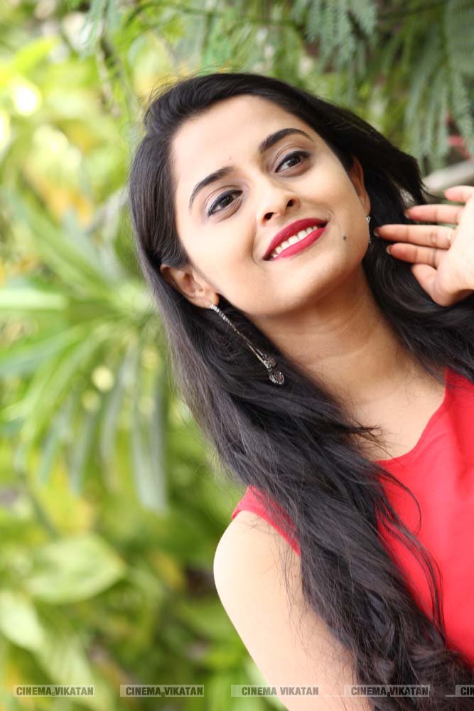 'செம' ஹீரோயின் அர்த்தனா பினு லேட்டஸ்ட் ஸ்டில்ஸ்... படங்கள் - சி.ரவிக்குமார் 'செம' ஹீரோயின் அர்த்தனா பினு லேட்டஸ்ட் ஸ்டில்ஸ்... படங்கள் - சி.ரவிக்குமார்