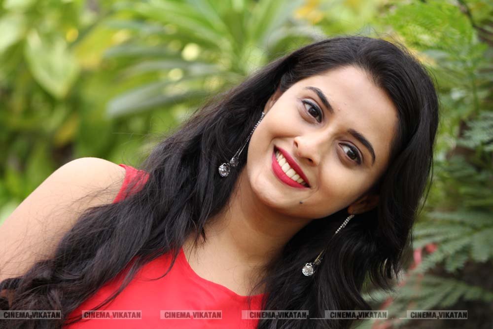 'செம' ஹீரோயின் அர்த்தனா பினு லேட்டஸ்ட் ஸ்டில்ஸ்... படங்கள் - சி.ரவிக்குமார் 'செம' ஹீரோயின் அர்த்தனா பினு லேட்டஸ்ட் ஸ்டில்ஸ்... படங்கள் - சி.ரவிக்குமார்
