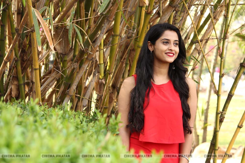 'செம' ஹீரோயின் அர்த்தனா பினு லேட்டஸ்ட் ஸ்டில்ஸ்... படங்கள் - சி.ரவிக்குமார் 'செம' ஹீரோயின் அர்த்தனா பினு லேட்டஸ்ட் ஸ்டில்ஸ்... படங்கள் - சி.ரவிக்குமார்
