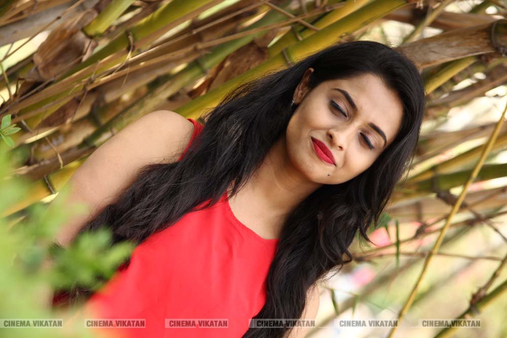 'செம' ஹீரோயின் அர்த்தனா பினு லேட்டஸ்ட் ஸ்டில்ஸ்... படங்கள் - சி.ரவிக்குமார் 'செம' ஹீரோயின் அர்த்தனா பினு லேட்டஸ்ட் ஸ்டில்ஸ்... படங்கள் - சி.ரவிக்குமார்