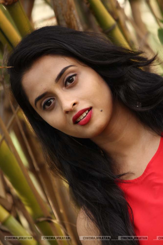 'செம' ஹீரோயின் அர்த்தனா பினு லேட்டஸ்ட் ஸ்டில்ஸ்... படங்கள் - சி.ரவிக்குமார் 'செம' ஹீரோயின் அர்த்தனா பினு லேட்டஸ்ட் ஸ்டில்ஸ்... படங்கள் - சி.ரவிக்குமார்