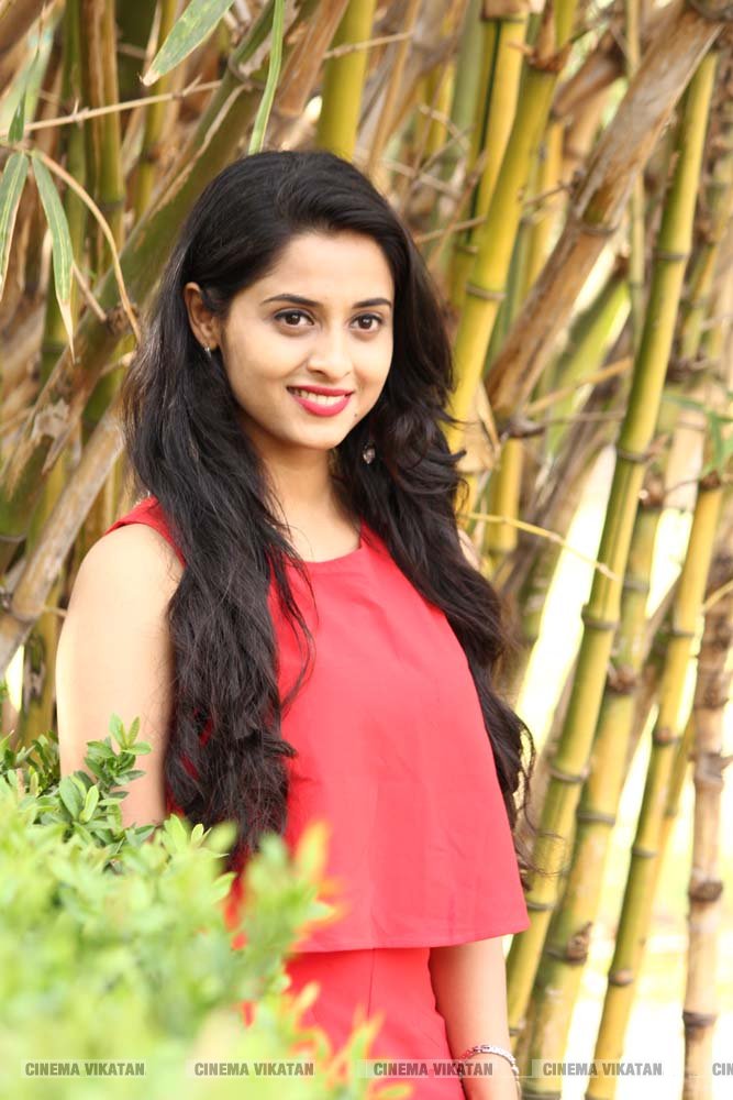'செம' ஹீரோயின் அர்த்தனா பினு லேட்டஸ்ட் ஸ்டில்ஸ்... படங்கள் - சி.ரவிக்குமார் 'செம' ஹீரோயின் அர்த்தனா பினு லேட்டஸ்ட் ஸ்டில்ஸ்... படங்கள் - சி.ரவிக்குமார்