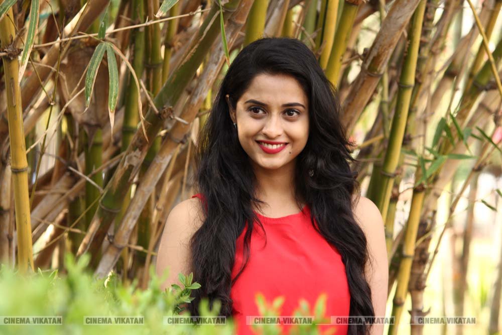 'செம' ஹீரோயின் அர்த்தனா பினு லேட்டஸ்ட் ஸ்டில்ஸ்... படங்கள் - சி.ரவிக்குமார் 'செம' ஹீரோயின் அர்த்தனா பினு லேட்டஸ்ட் ஸ்டில்ஸ்... படங்கள் - சி.ரவிக்குமார்