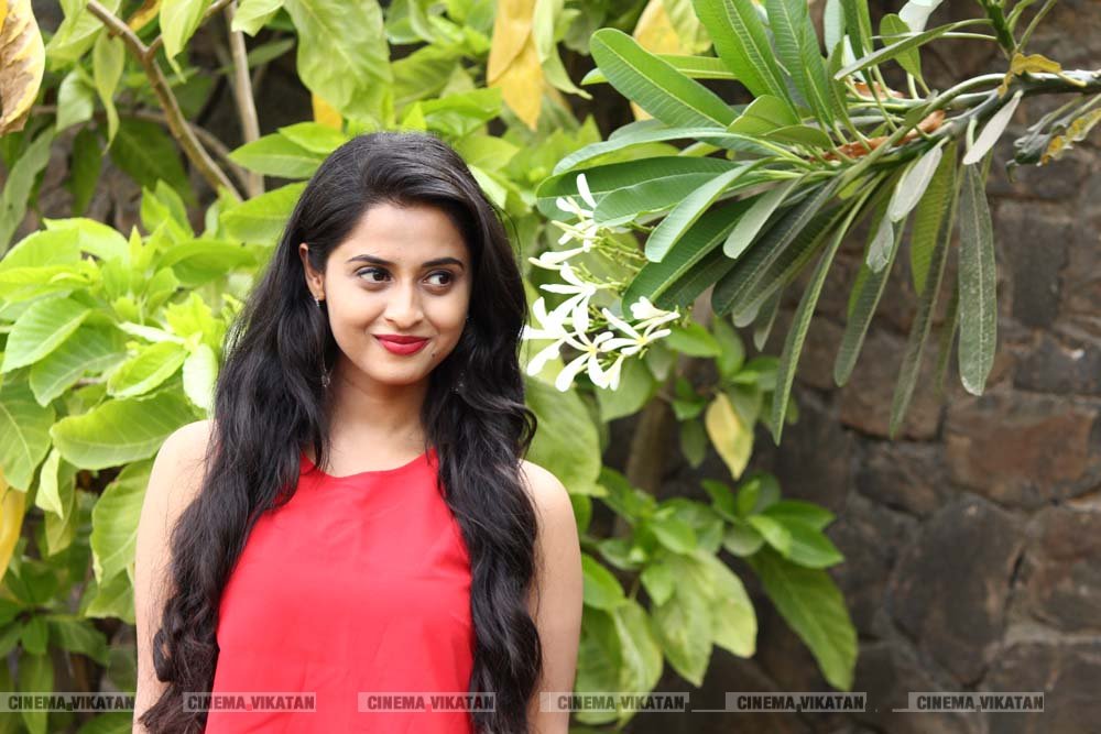 'செம' ஹீரோயின் அர்த்தனா பினு லேட்டஸ்ட் ஸ்டில்ஸ்... படங்கள் - சி.ரவிக்குமார் 'செம' ஹீரோயின் அர்த்தனா பினு லேட்டஸ்ட் ஸ்டில்ஸ்... படங்கள் - சி.ரவிக்குமார்