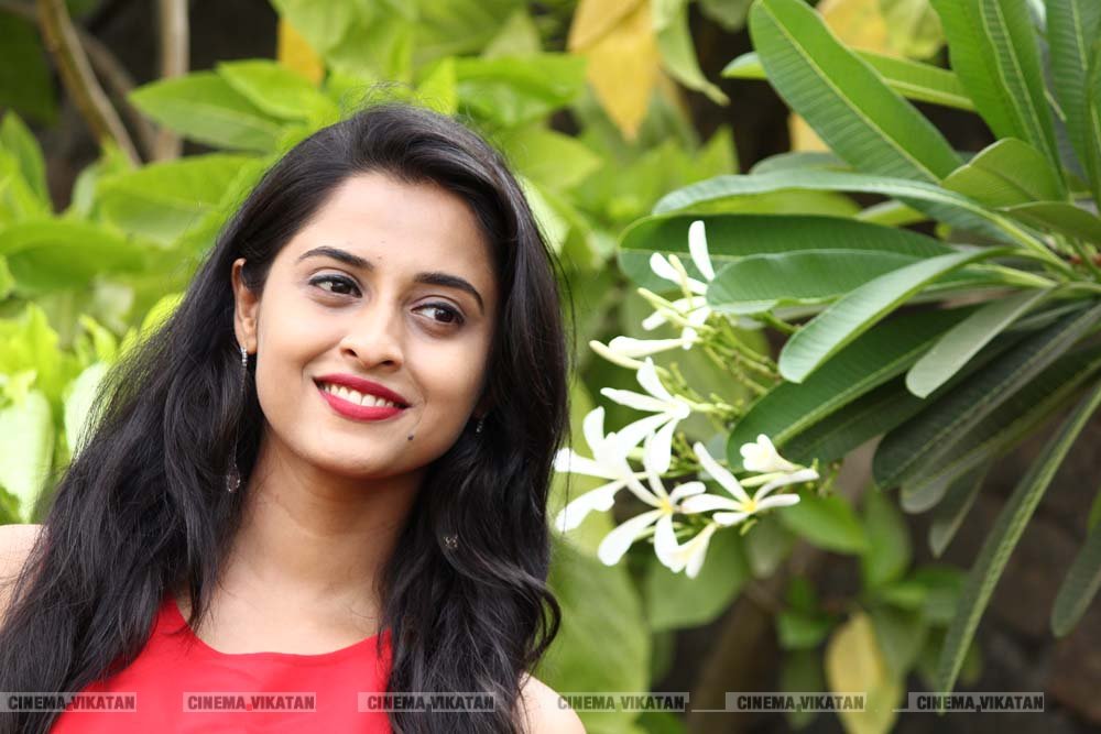'செம' ஹீரோயின் அர்த்தனா பினு லேட்டஸ்ட் ஸ்டில்ஸ்... படங்கள் - சி.ரவிக்குமார் 'செம' ஹீரோயின் அர்த்தனா பினு லேட்டஸ்ட் ஸ்டில்ஸ்... படங்கள் - சி.ரவிக்குமார்