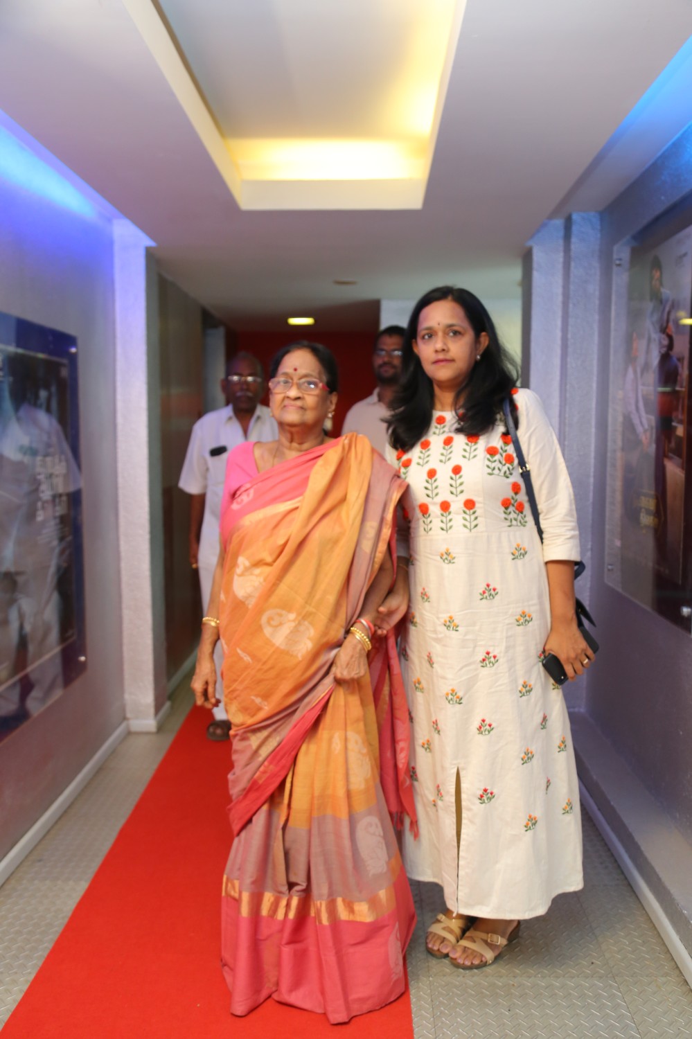 கீர்த்தி சுரேஷ் நடித்திருக்கும் ‘நடிகையர் திலகம்’ படத்தின் ப்ரீமியர் ஷோ ஆல்பம்..! கீர்த்தி சுரேஷ் நடித்திருக்கும் ‘நடிகையர் திலகம்’ படத்தின் ப்ரீமியர் ஷோ ஆல்பம்..!
