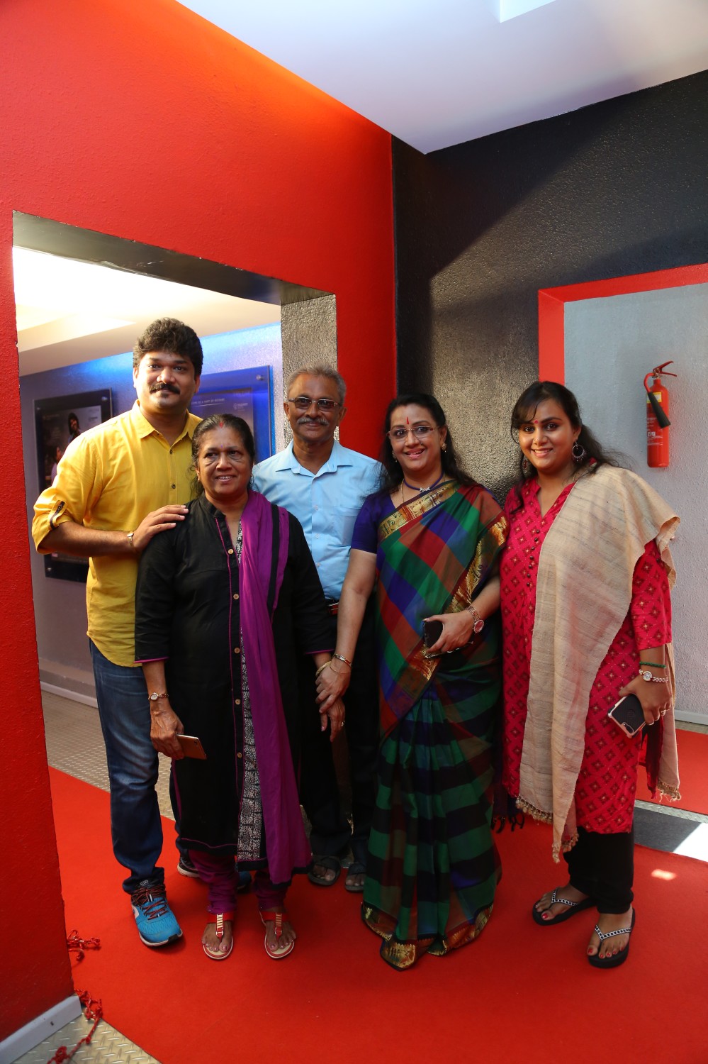 கீர்த்தி சுரேஷ் நடித்திருக்கும் ‘நடிகையர் திலகம்’ படத்தின் ப்ரீமியர் ஷோ ஆல்பம்..! கீர்த்தி சுரேஷ் நடித்திருக்கும் ‘நடிகையர் திலகம்’ படத்தின் ப்ரீமியர் ஷோ ஆல்பம்..!