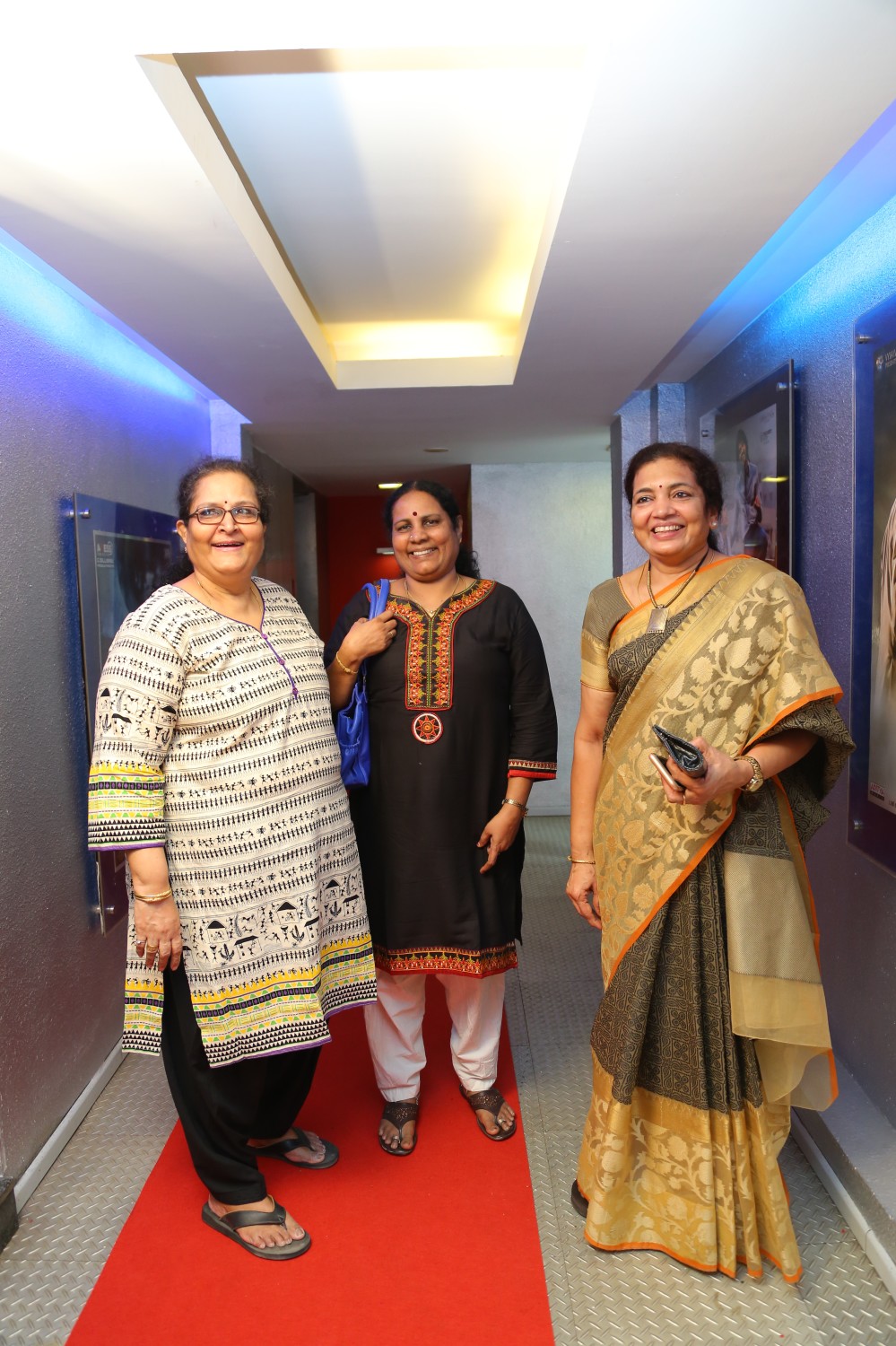 கீர்த்தி சுரேஷ் நடித்திருக்கும் ‘நடிகையர் திலகம்’ படத்தின் ப்ரீமியர் ஷோ ஆல்பம்..! கீர்த்தி சுரேஷ் நடித்திருக்கும் ‘நடிகையர் திலகம்’ படத்தின் ப்ரீமியர் ஷோ ஆல்பம்..!