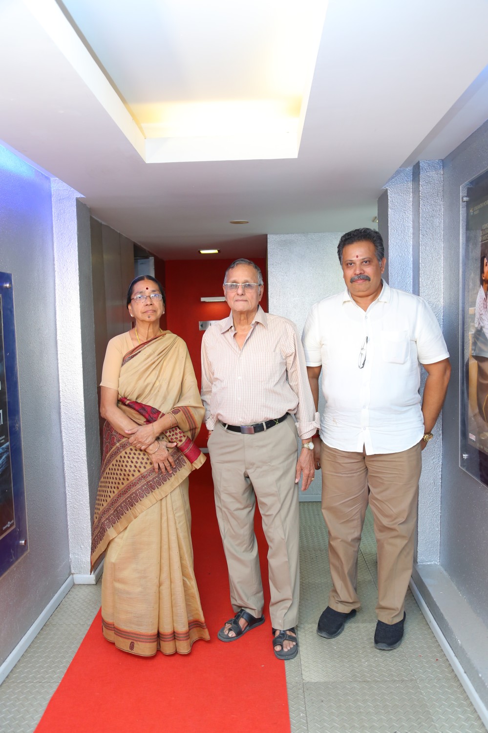 கீர்த்தி சுரேஷ் நடித்திருக்கும் ‘நடிகையர் திலகம்’ படத்தின் ப்ரீமியர் ஷோ ஆல்பம்..! கீர்த்தி சுரேஷ் நடித்திருக்கும் ‘நடிகையர் திலகம்’ படத்தின் ப்ரீமியர் ஷோ ஆல்பம்..!