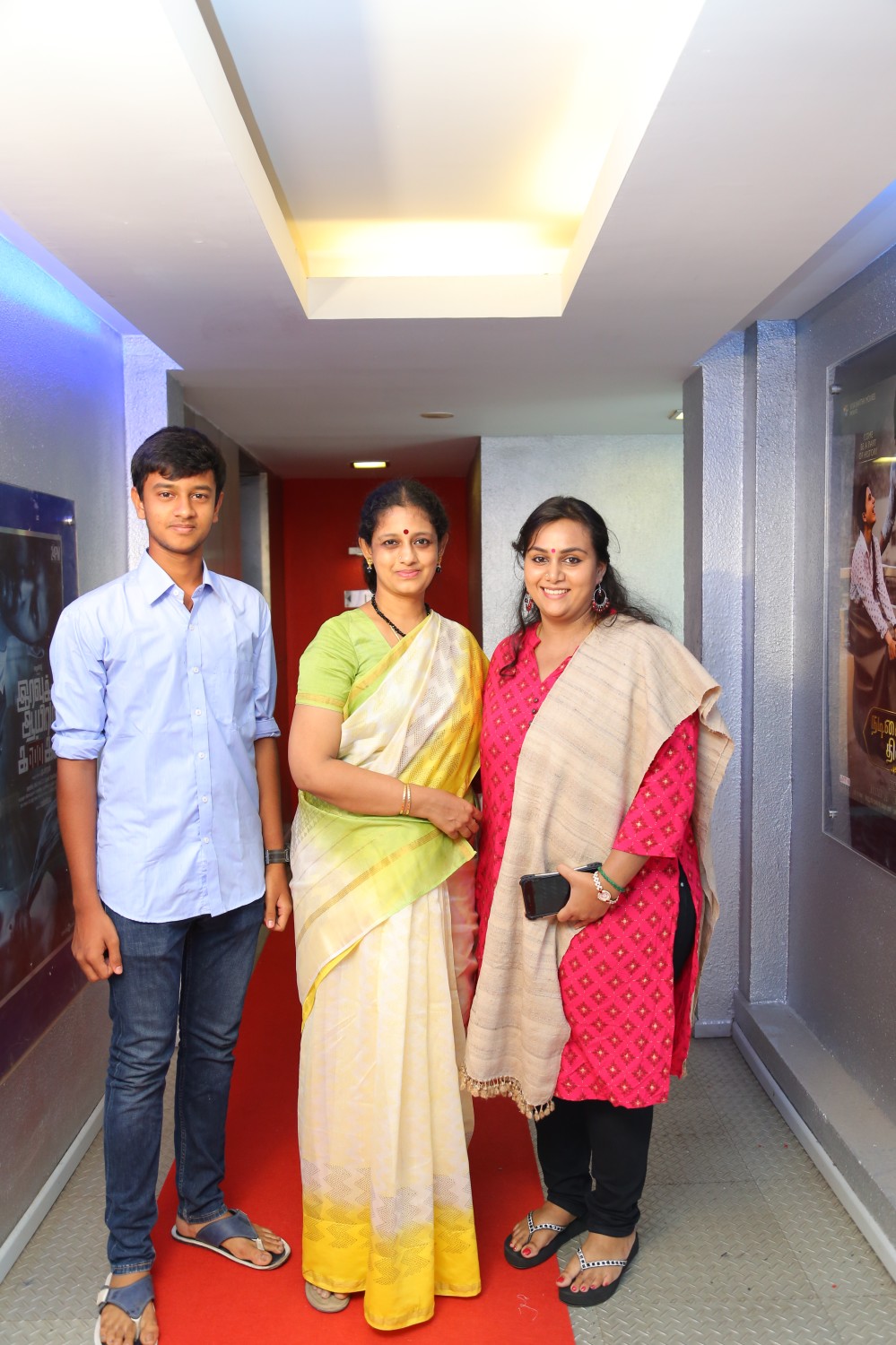 கீர்த்தி சுரேஷ் நடித்திருக்கும் ‘நடிகையர் திலகம்’ படத்தின் ப்ரீமியர் ஷோ ஆல்பம்..! கீர்த்தி சுரேஷ் நடித்திருக்கும் ‘நடிகையர் திலகம்’ படத்தின் ப்ரீமியர் ஷோ ஆல்பம்..!