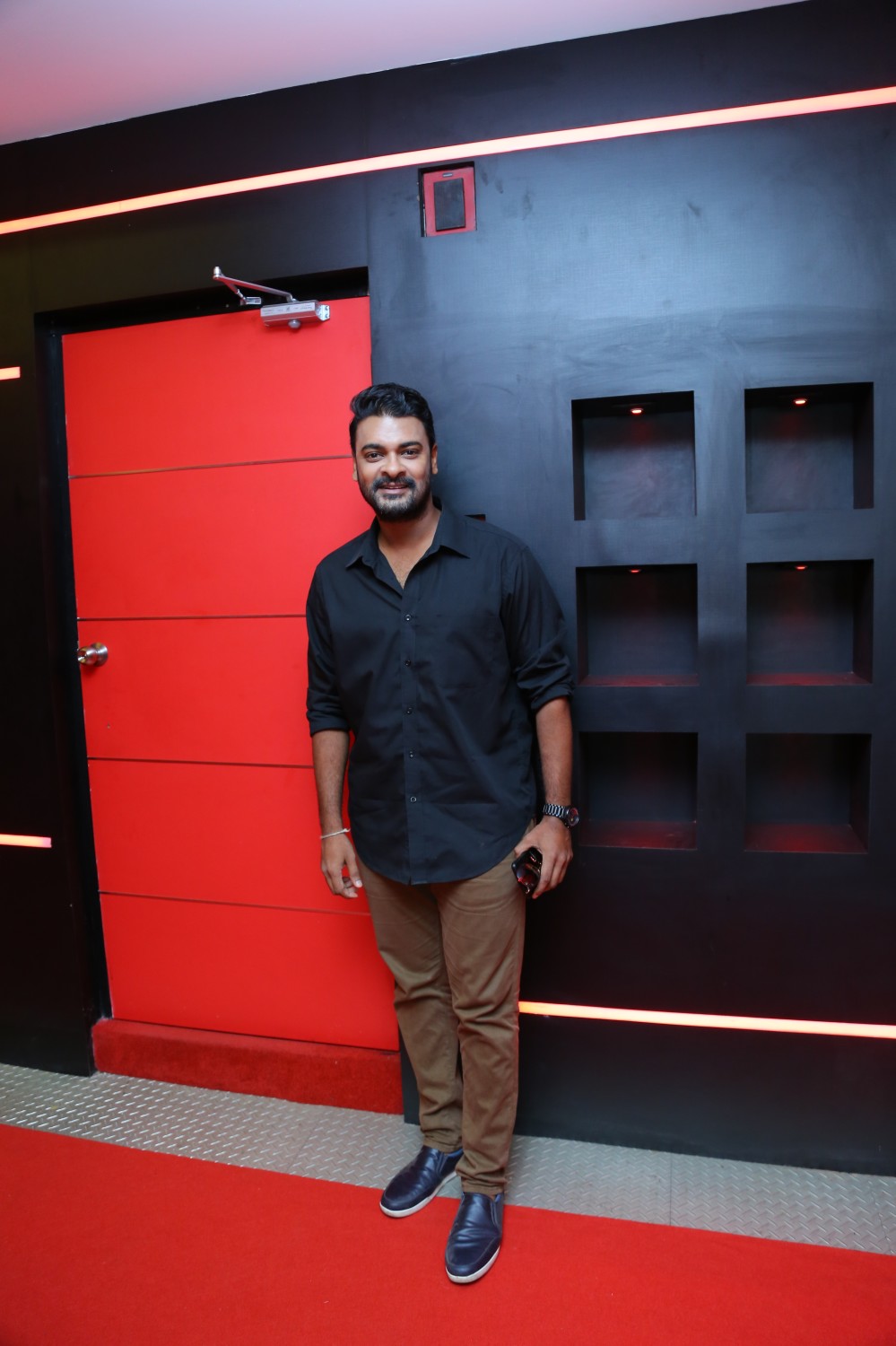 கீர்த்தி சுரேஷ் நடித்திருக்கும் ‘நடிகையர் திலகம்’ படத்தின் ப்ரீமியர் ஷோ ஆல்பம்..! கீர்த்தி சுரேஷ் நடித்திருக்கும் ‘நடிகையர் திலகம்’ படத்தின் ப்ரீமியர் ஷோ ஆல்பம்..!