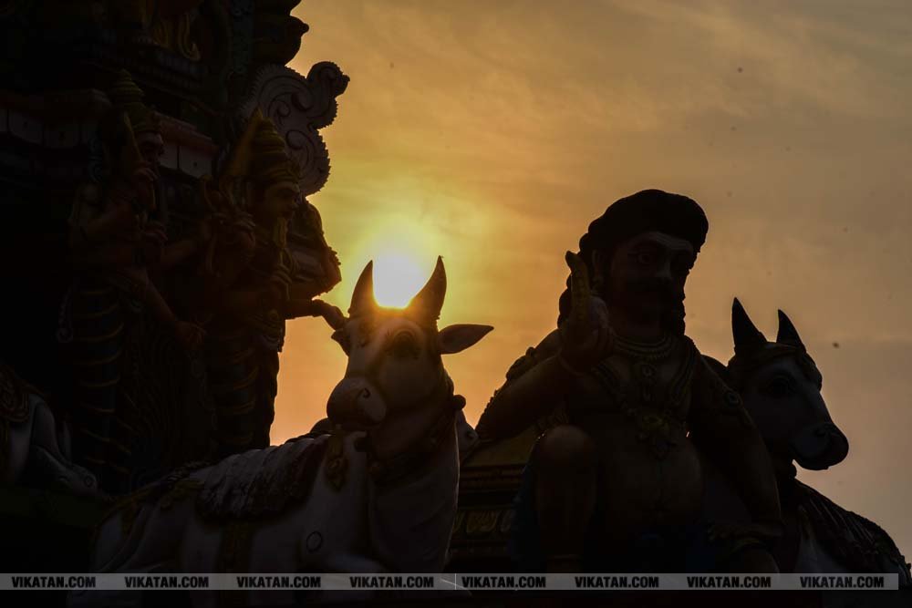 4500 அடி உயரம்; ஆகாயத்தில் ஓர் ஆலயம்! பர்வதமலை என்னும் அதிசயம்; மலைப்பாதையில் ஓர் திரில் பயணம்.. சிறப்பு படத்தொகுப்பு !! படங்கள் : சி.சுரேஷ்குமார் 4500 அடி உயரம்; ஆகாயத்தில் ஓர் ஆலயம்! பர்வதமலை என்னும் அதிசயம்; மலைப்பாதையில் ஓர் திரில் பயணம்.. சிறப்பு படத்தொகுப்பு !! படங்கள் : சி.சுரேஷ்குமார்