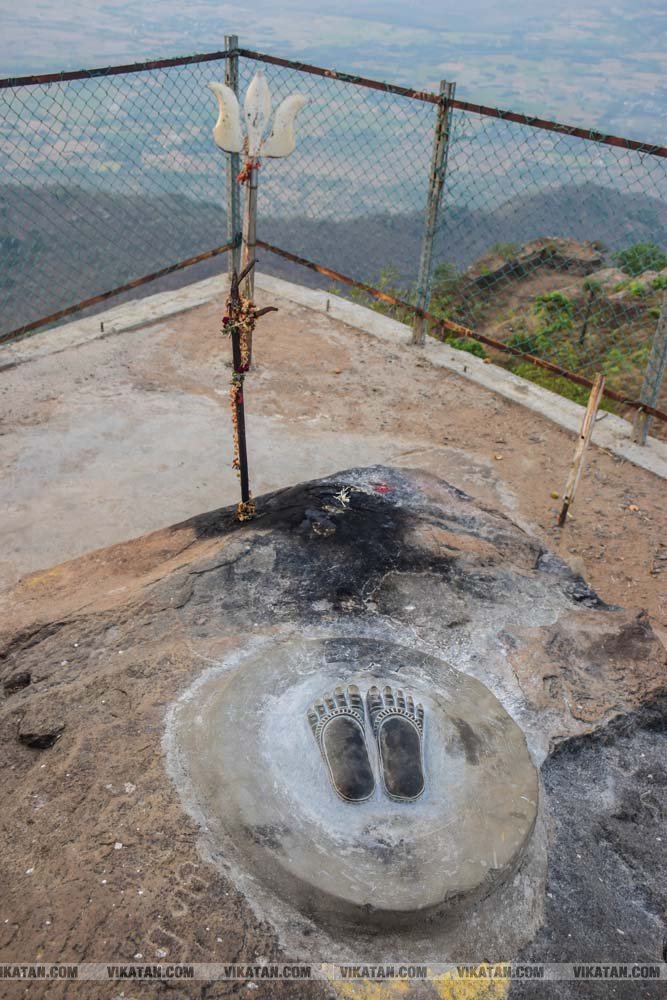 4500 அடி உயரம்; ஆகாயத்தில் ஓர் ஆலயம்! பர்வதமலை என்னும் அதிசயம்; மலைப்பாதையில் ஓர் திரில் பயணம்.. சிறப்பு படத்தொகுப்பு !! படங்கள் : சி.சுரேஷ்குமார் 4500 அடி உயரம்; ஆகாயத்தில் ஓர் ஆலயம்! பர்வதமலை என்னும் அதிசயம்; மலைப்பாதையில் ஓர் திரில் பயணம்.. சிறப்பு படத்தொகுப்பு !! படங்கள் : சி.சுரேஷ்குமார்