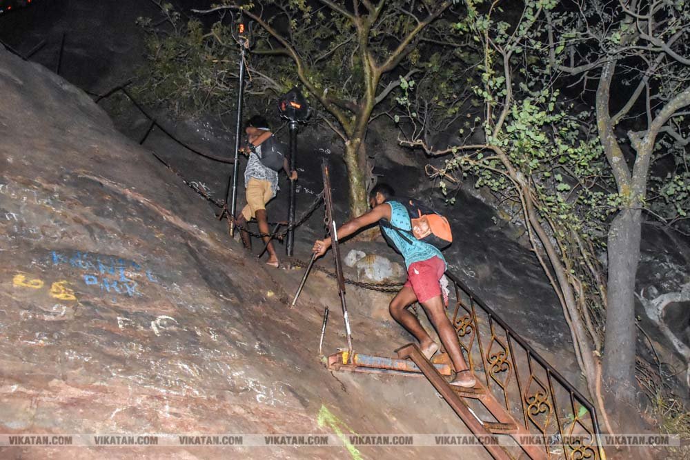 4500 அடி உயரம்; ஆகாயத்தில் ஓர் ஆலயம்! பர்வதமலை என்னும் அதிசயம்; மலைப்பாதையில் ஓர் திரில் பயணம்.. சிறப்பு படத்தொகுப்பு !! படங்கள் : சி.சுரேஷ்குமார் 4500 அடி உயரம்; ஆகாயத்தில் ஓர் ஆலயம்! பர்வதமலை என்னும் அதிசயம்; மலைப்பாதையில் ஓர் திரில் பயணம்.. சிறப்பு படத்தொகுப்பு !! படங்கள் : சி.சுரேஷ்குமார்